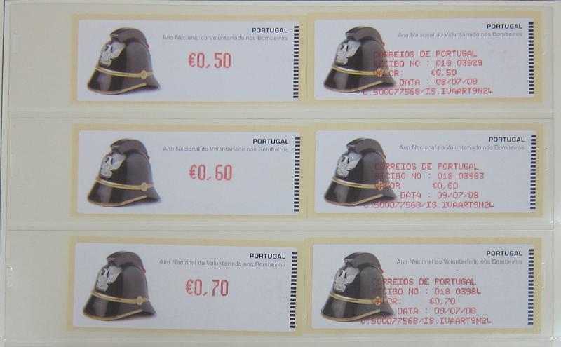 0265 (282).jpg -     Lote:    265      Colecção Especializada - Etiquetas      Lotes Especiais       Descrição:      1981/2010 &mdash; Etiquetas.   Coleção composta por 12 álbuns com etiquetas desde percursoras e Framas até 2010, com provas, erros, FDC's, etiquetas novas e usadas, sobrescritos circulados, variedades de impressão e papéis. Importante estudo. Lote a ver.        Lote ETQ       Valor Base:     &euro; 3000,00     Valor Venda:     &euro;      